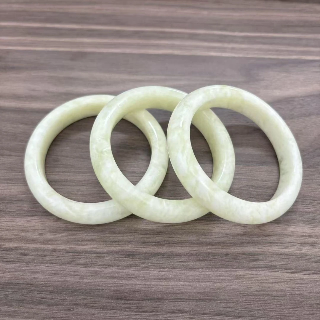 天然岫玉手镯正圈全品无暇夹翠青提奶盖