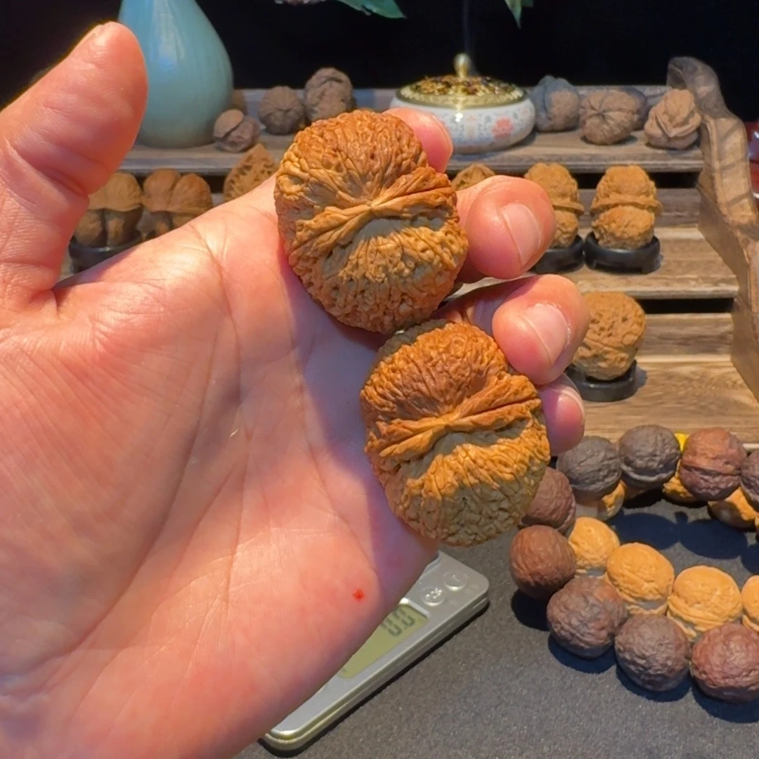 文玩核桃把件云南铁核桃29