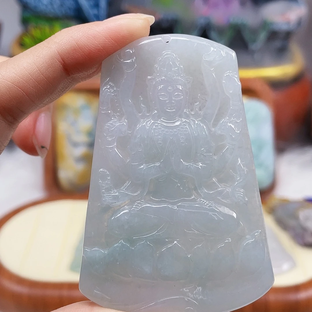 翡翠未镶嵌项圈千手观音