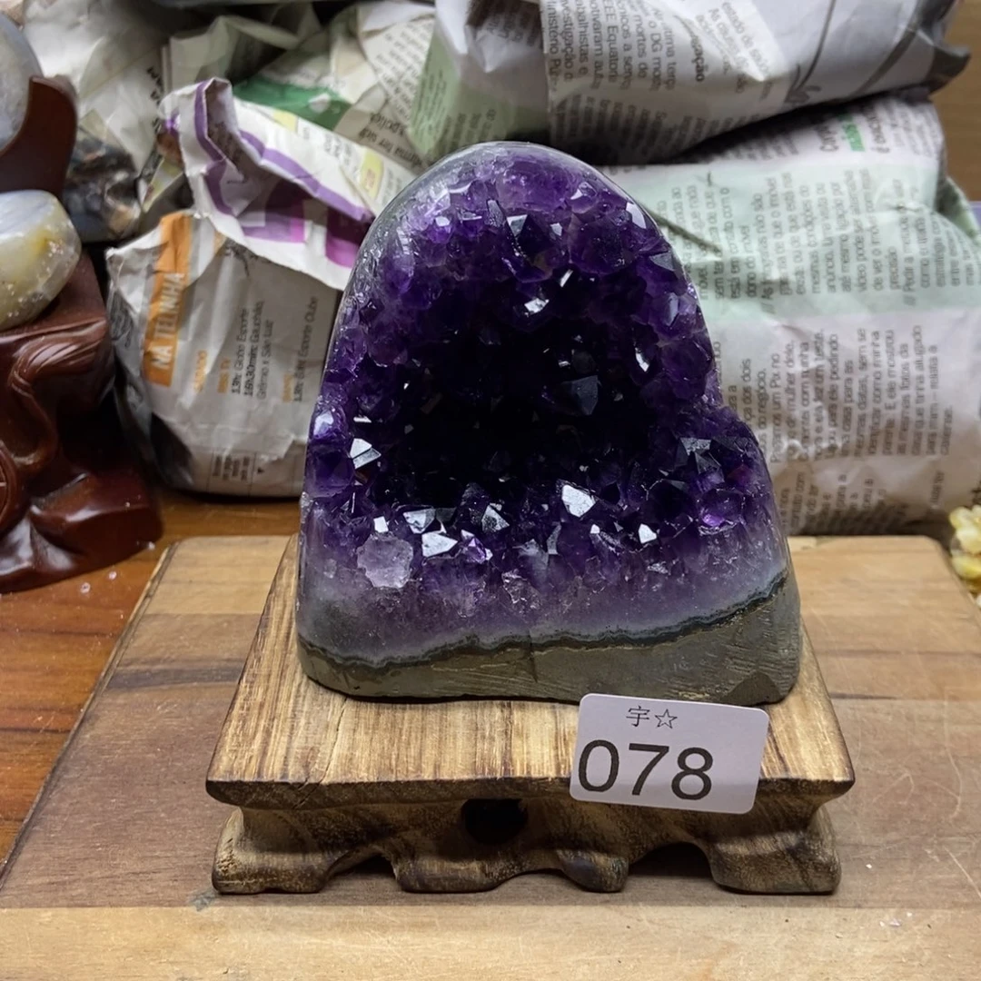 紫晶天然水晶摆件未镶嵌