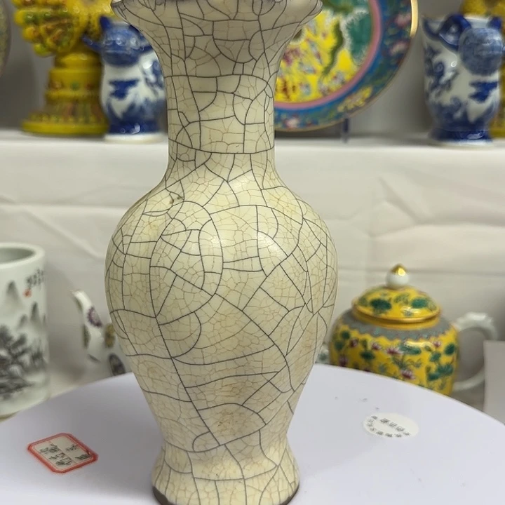 陶哥窑花口赏瓶精品