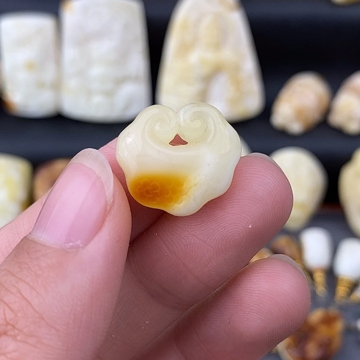 琥珀未镶嵌裸石如意c873