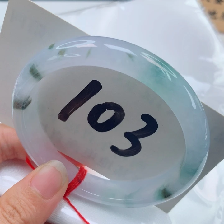 翡翠手镯未镶嵌冰春彩