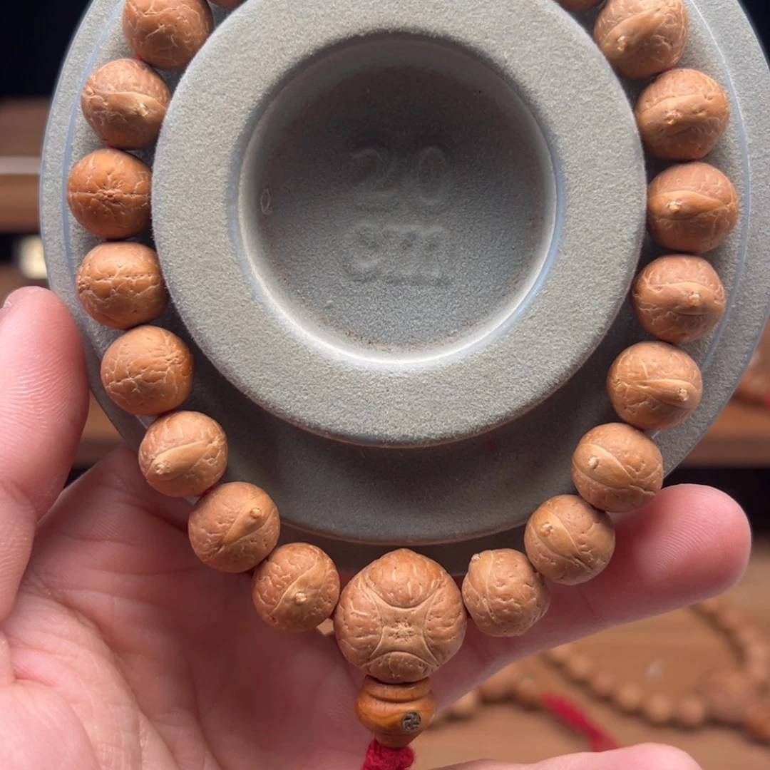 阿***荣把件凤眼菩提12尺寸言澈