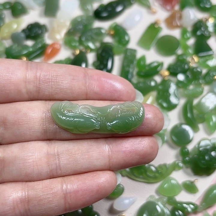 和田玉（碧玉）未镶嵌颈饰