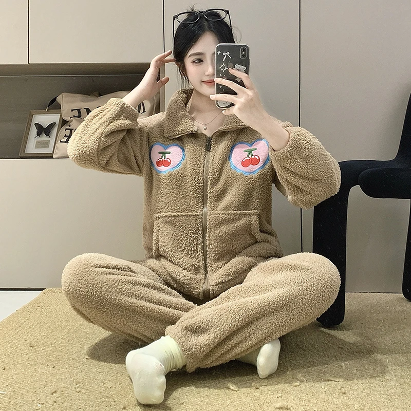 加绒加厚保暖睡衣秋冬季女珊瑚绒套装大码卡通宽松拉链休闲家居服