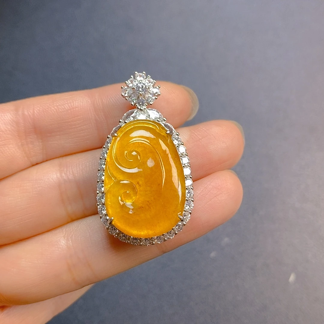 恰***变翡翠银S925镶嵌颈饰