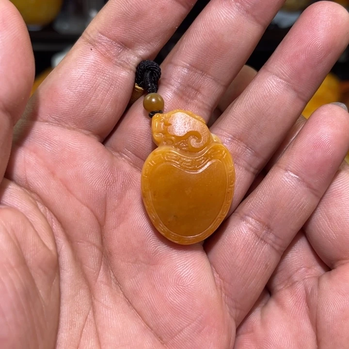 和田玉颈饰未镶嵌沉**身
