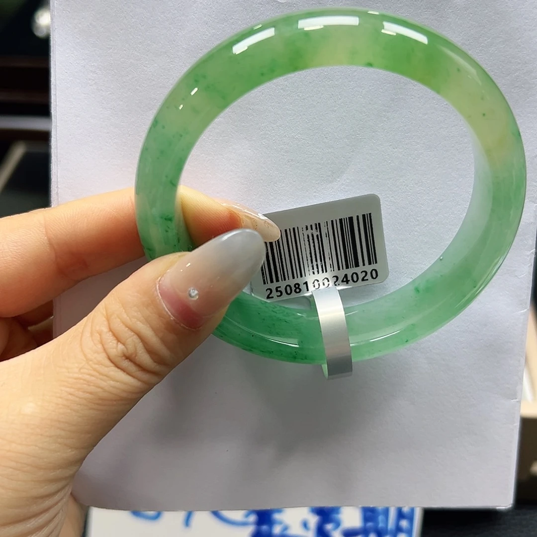 金***凡石英质玉未镶嵌手镯