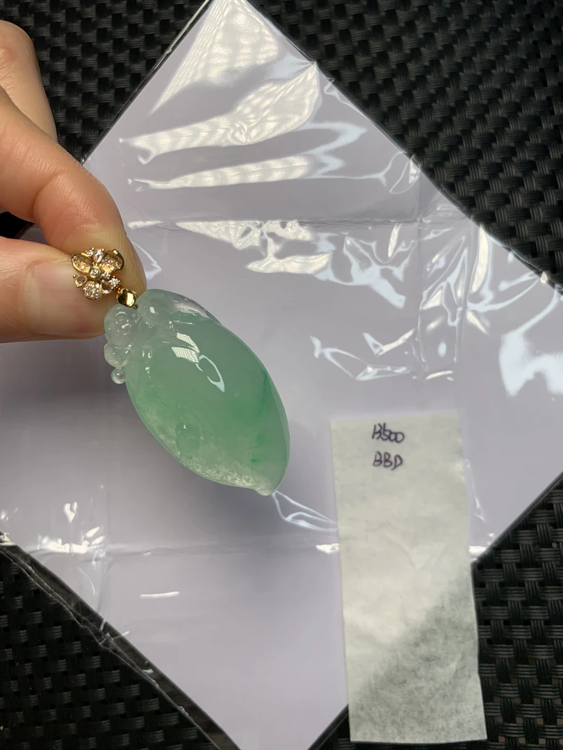 天然缅甸翡翠A货18K金镶嵌 BBD