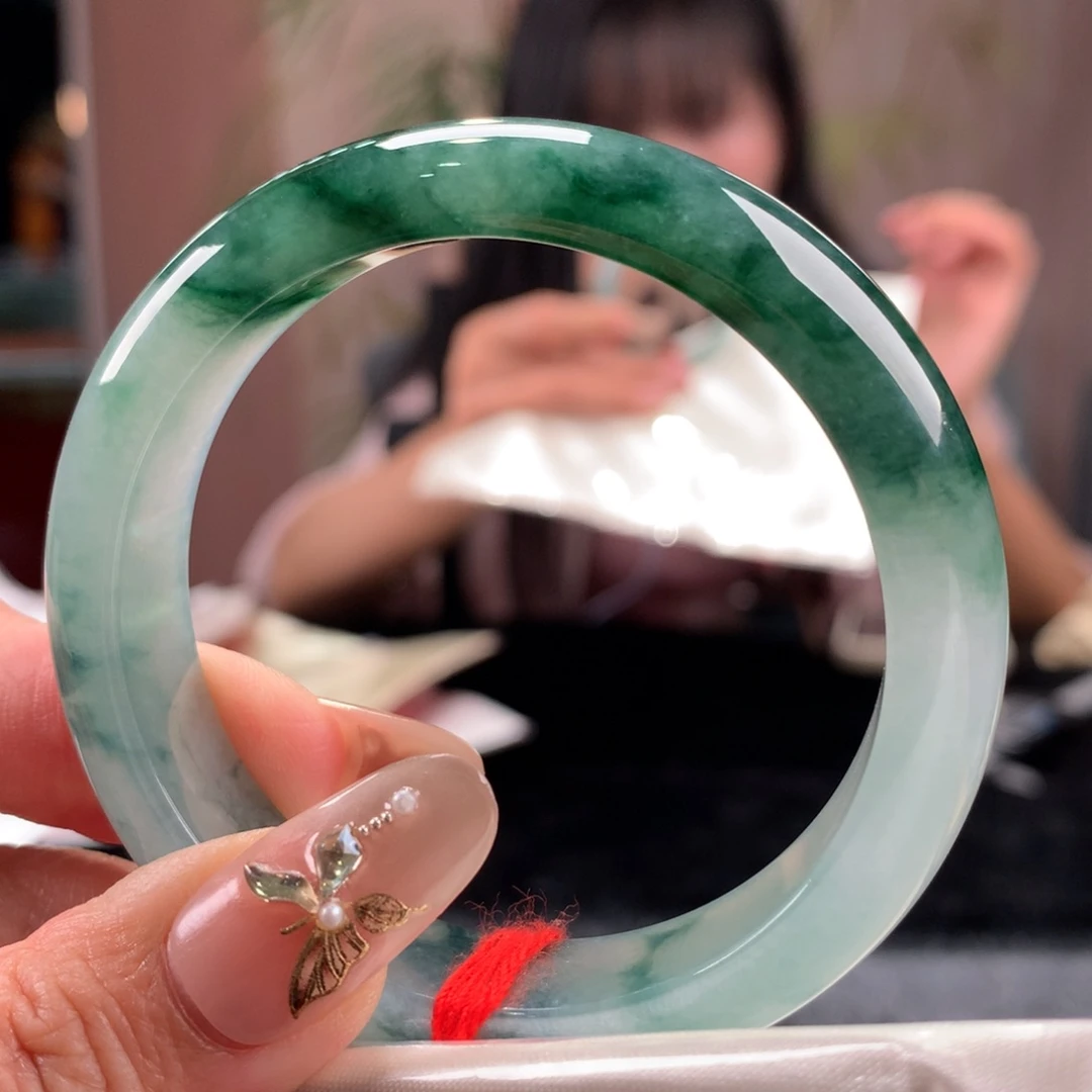 翡翠手镯未镶嵌圈口52.8