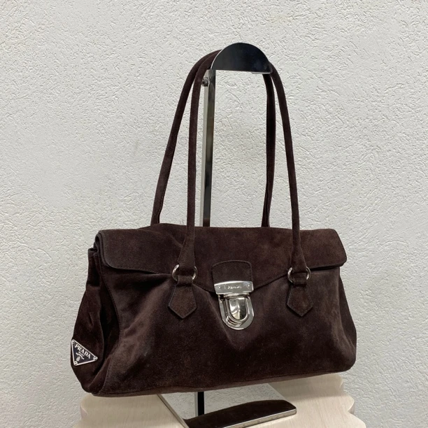 95新 Prada/普拉达 黑巧棕麂皮shoulder单肩包底长39 118771