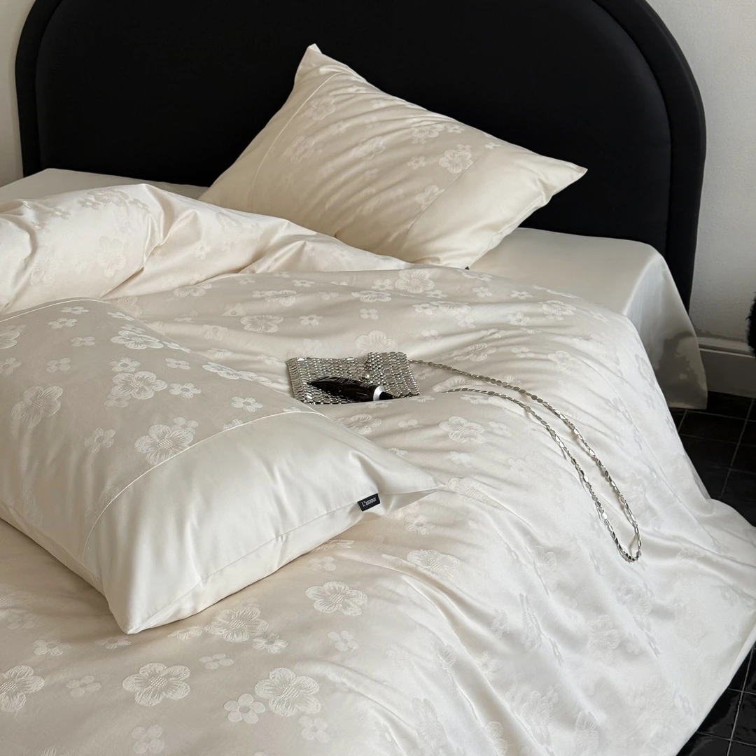 2025秋季新款云感超柔厚织提花浮雕床单被套四件套床笠款四件套