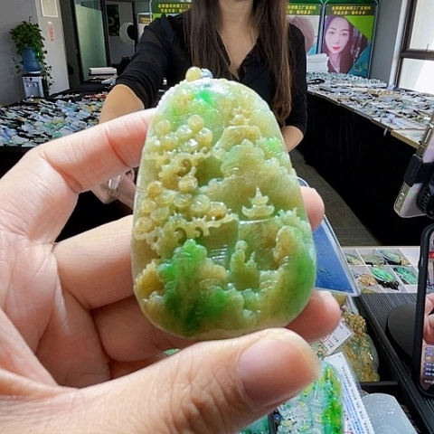 翡翠未镶嵌颈饰翡翠