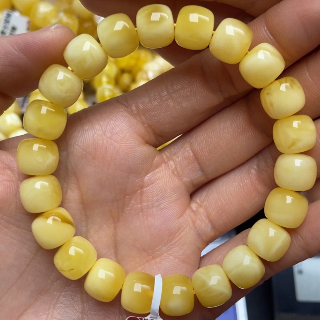 蜜蜡未镶嵌珠宝奇石160