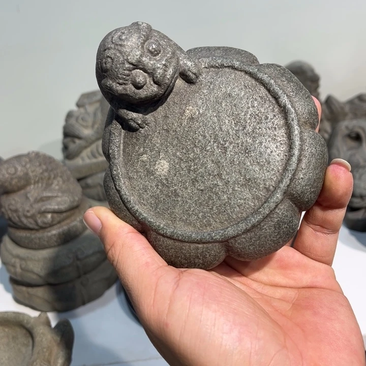 柒***零石材青石绿豆青狮子底座