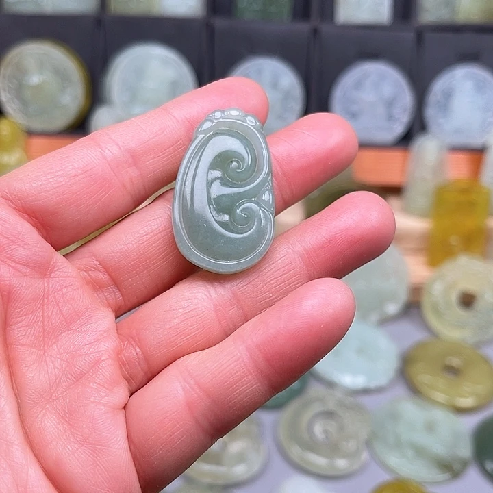 未镶嵌蛇纹石玉颈饰