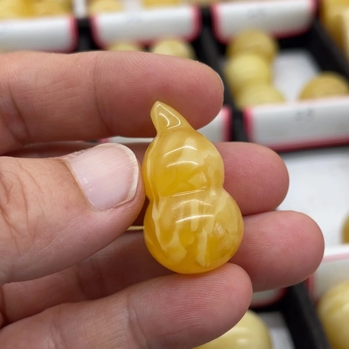 未镶嵌琥珀裸石蜜蜡