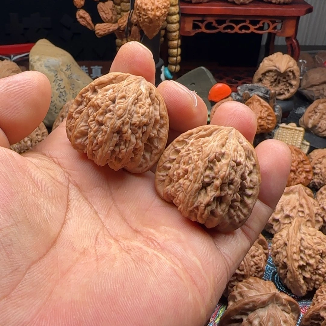 文玩核桃把件全品三角密纹39