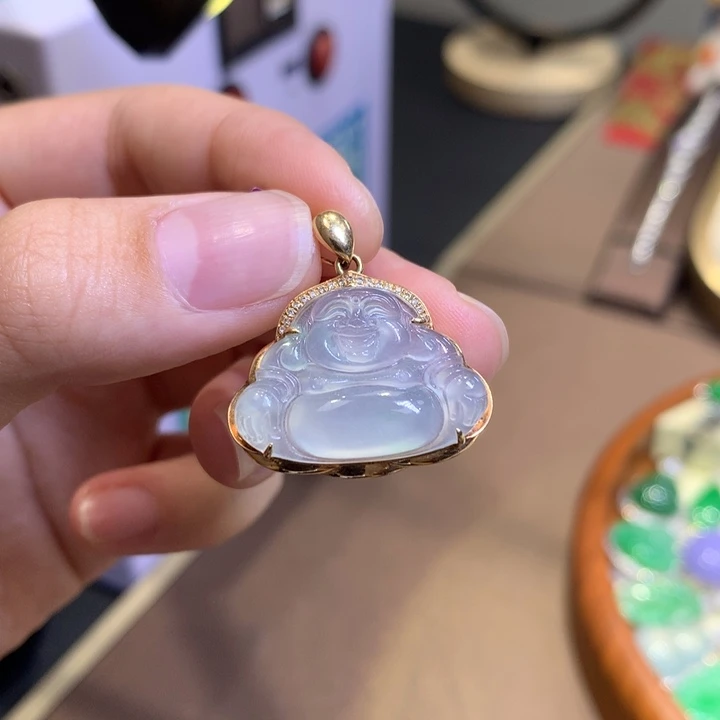 翡翠18K金镶嵌颈饰翡翠