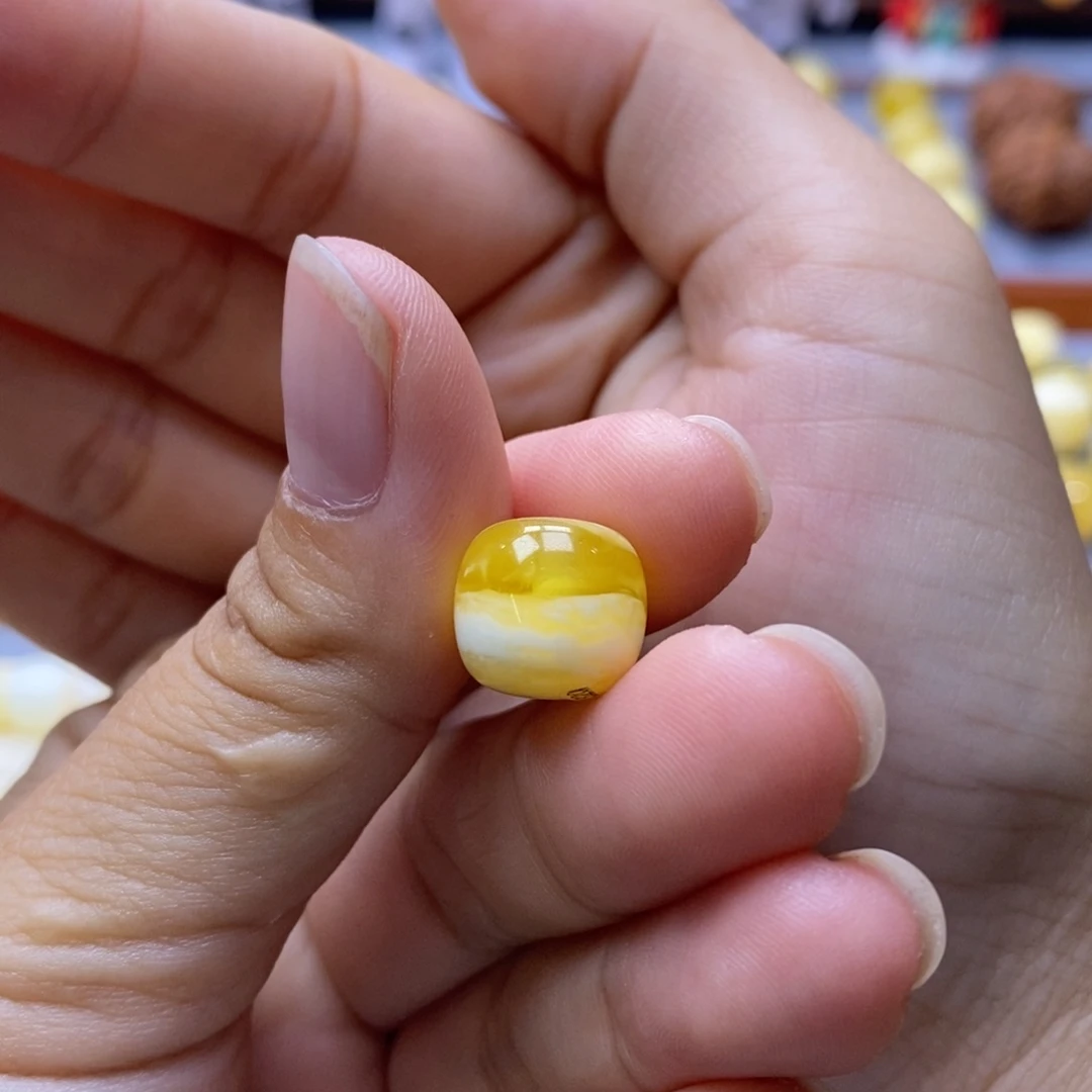 良****琥珀未镶嵌珠宝奇石
