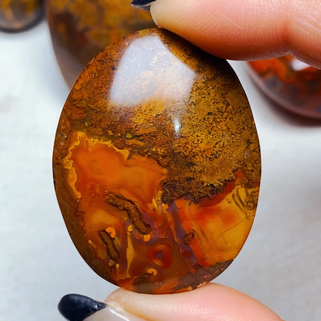 驾***练玛瑙/玉髓未镶嵌颈饰