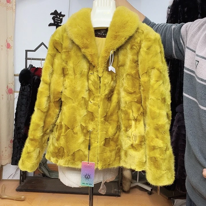 商场断码拼貂衣服