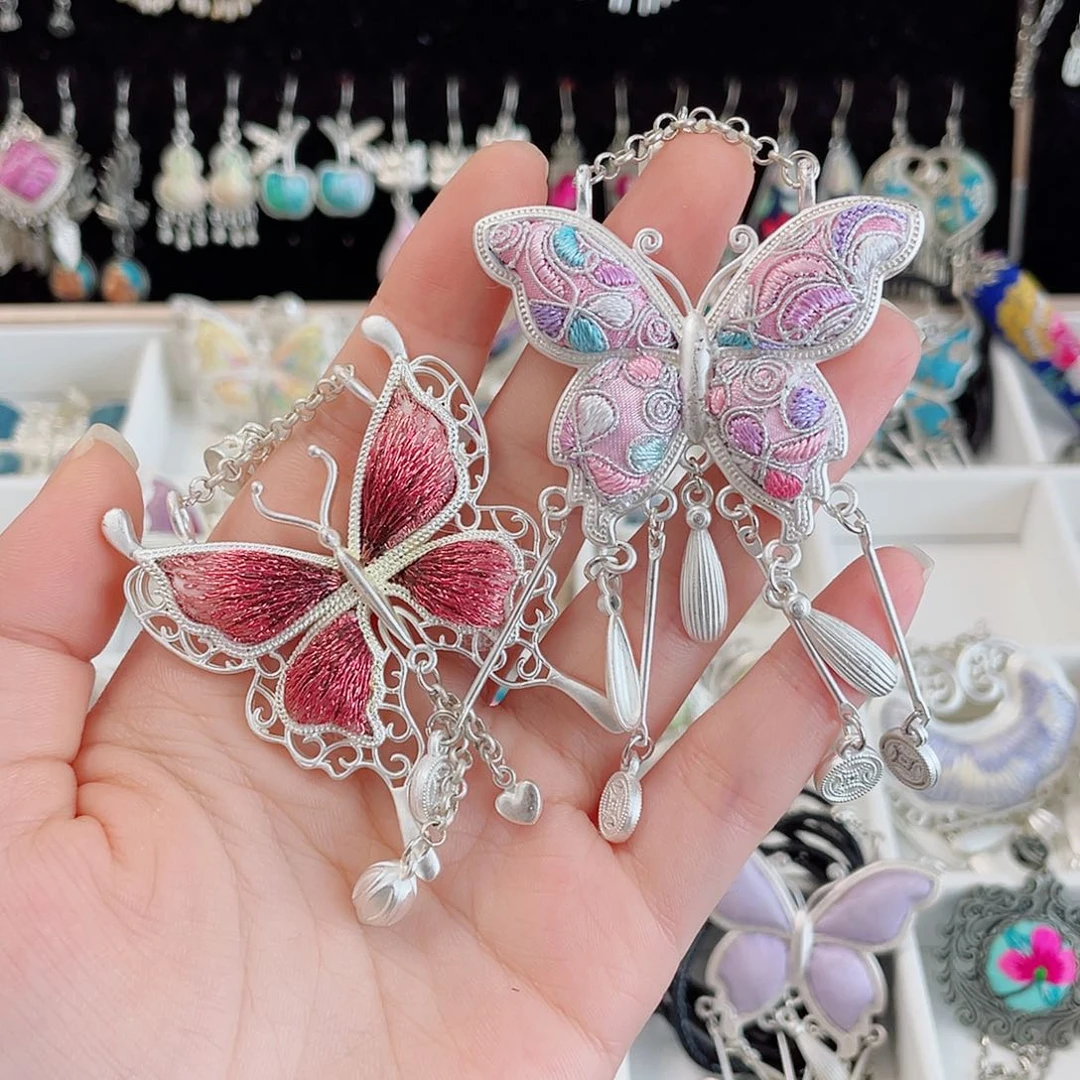 织绣非遗刺绣吊坠