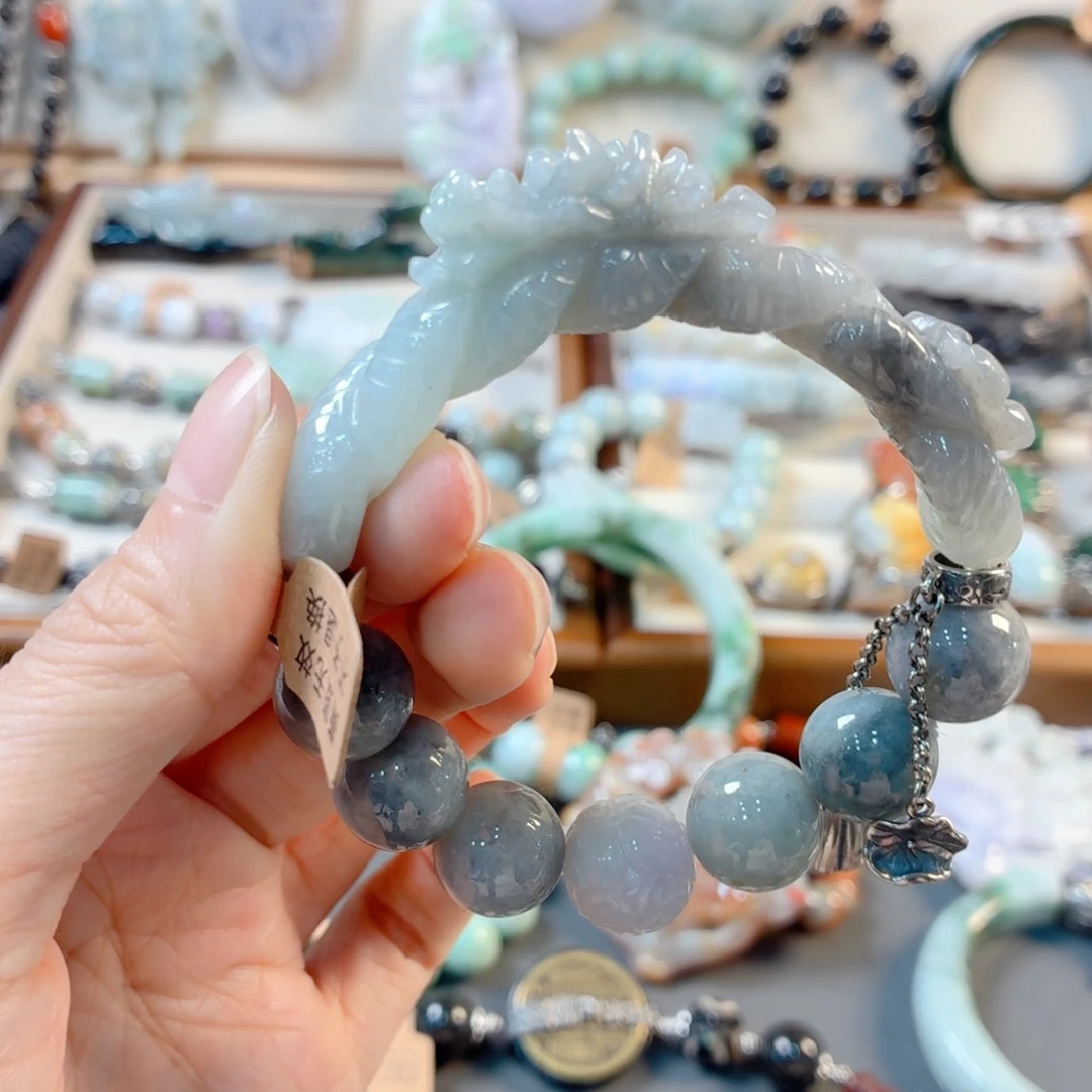 李***喵翡翠未镶嵌颈饰手串