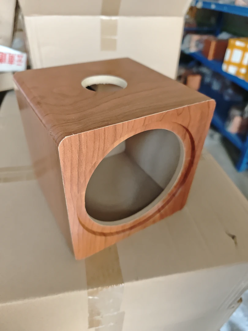 准新品  6.5寸音箱外壳一个的价格。