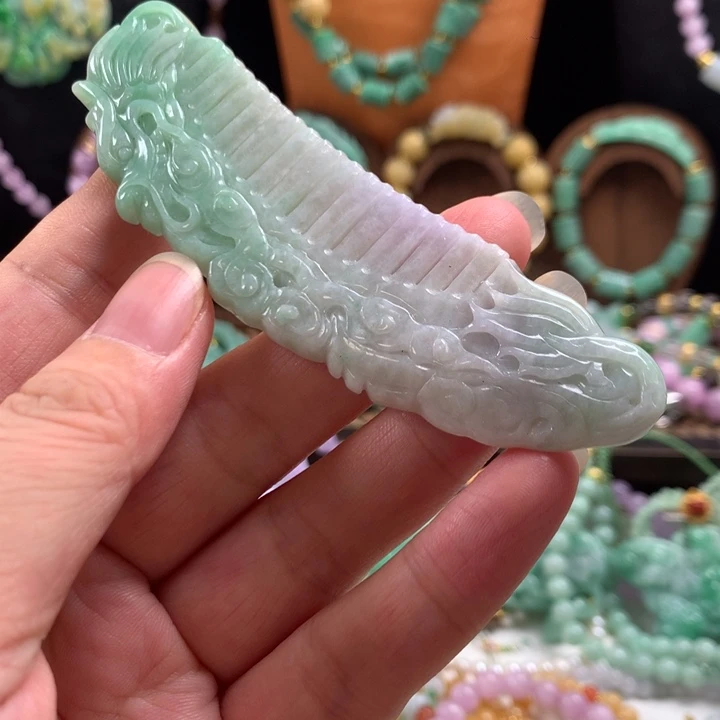 翡翠未镶嵌颈饰吊坠