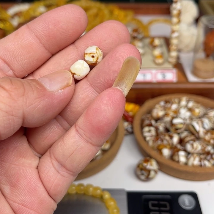 琥珀裸石未镶嵌阳***牛367号