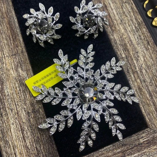 合金胸针 LL 中古首饰vintage sarahcov1958s“暗夜雪花”套装