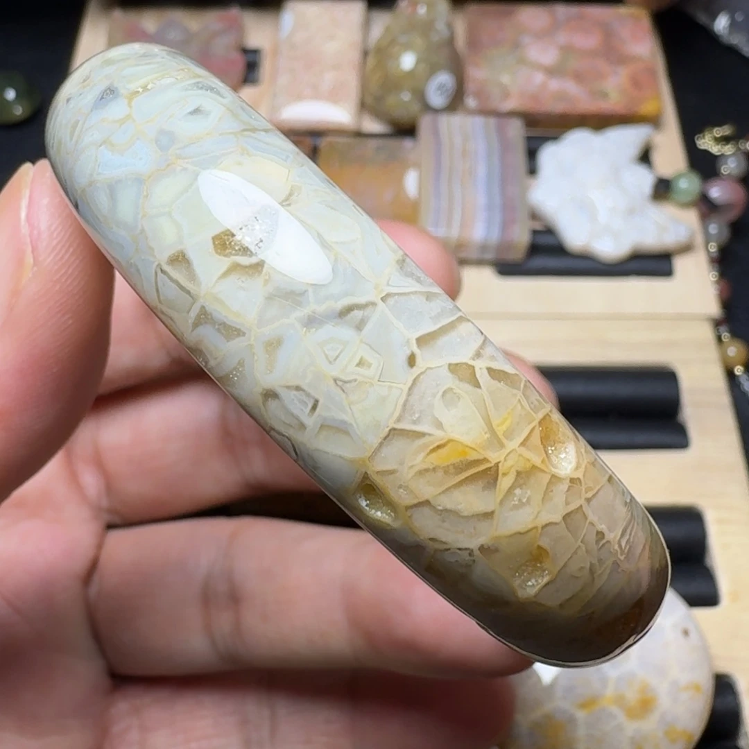 硅化玉未镶嵌纯天然色有机玉石保真色57圈口