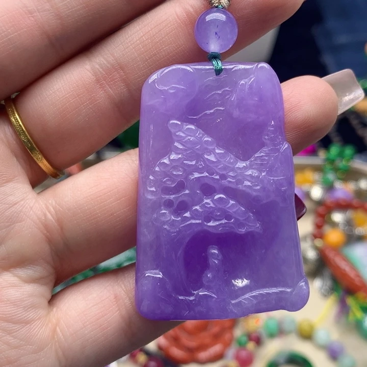 翡翠颈饰未镶嵌吊坠