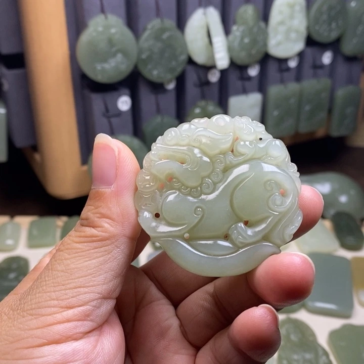 和田玉未镶嵌颈饰貔貅