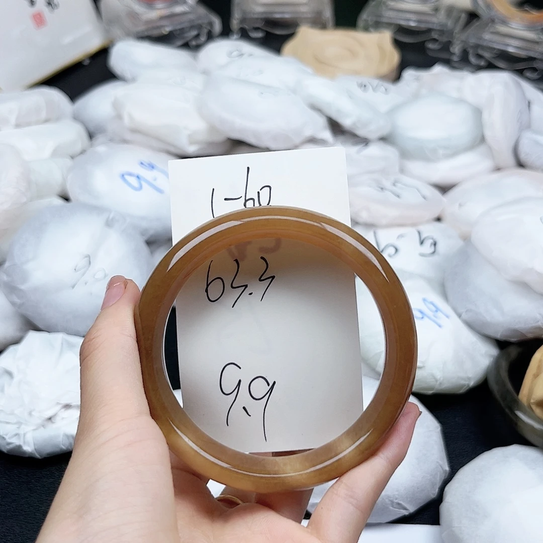 未镶嵌手镯石英质玉1.60