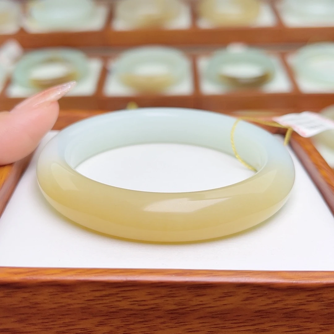 和田玉手镯未镶嵌55.8