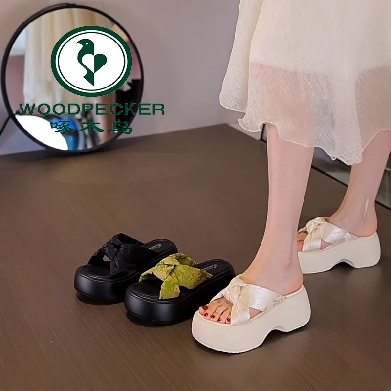 啄木鸟厚底增高凉拖鞋女夏季外穿2025年新款一字拖百搭软底沙滩鞋