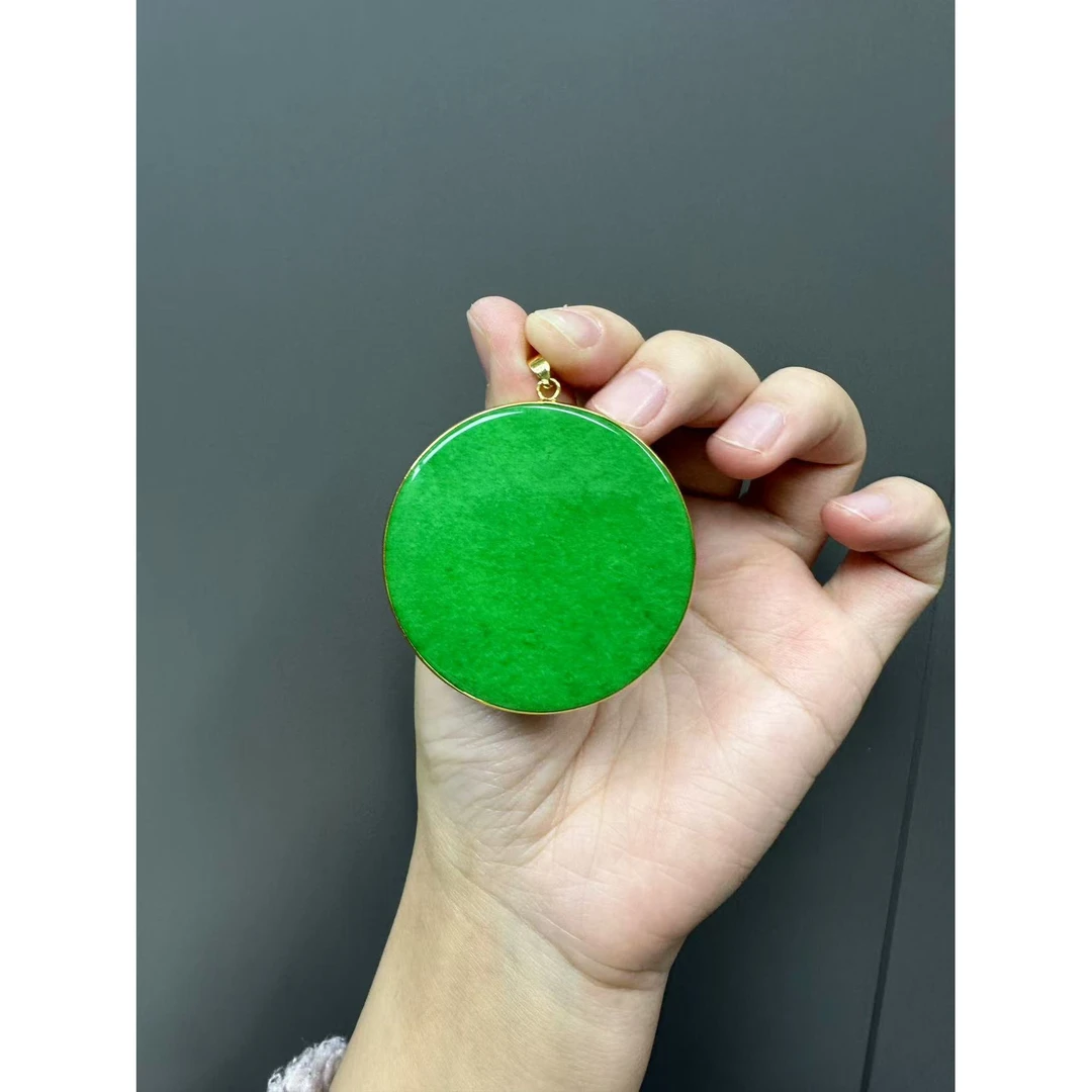 高货绿色大圆牌吊坠