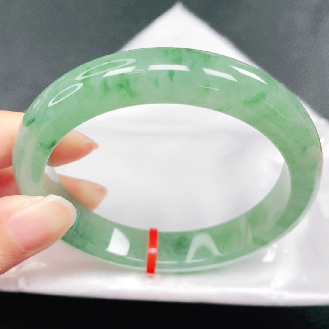 翡翠未镶嵌手镯57圈