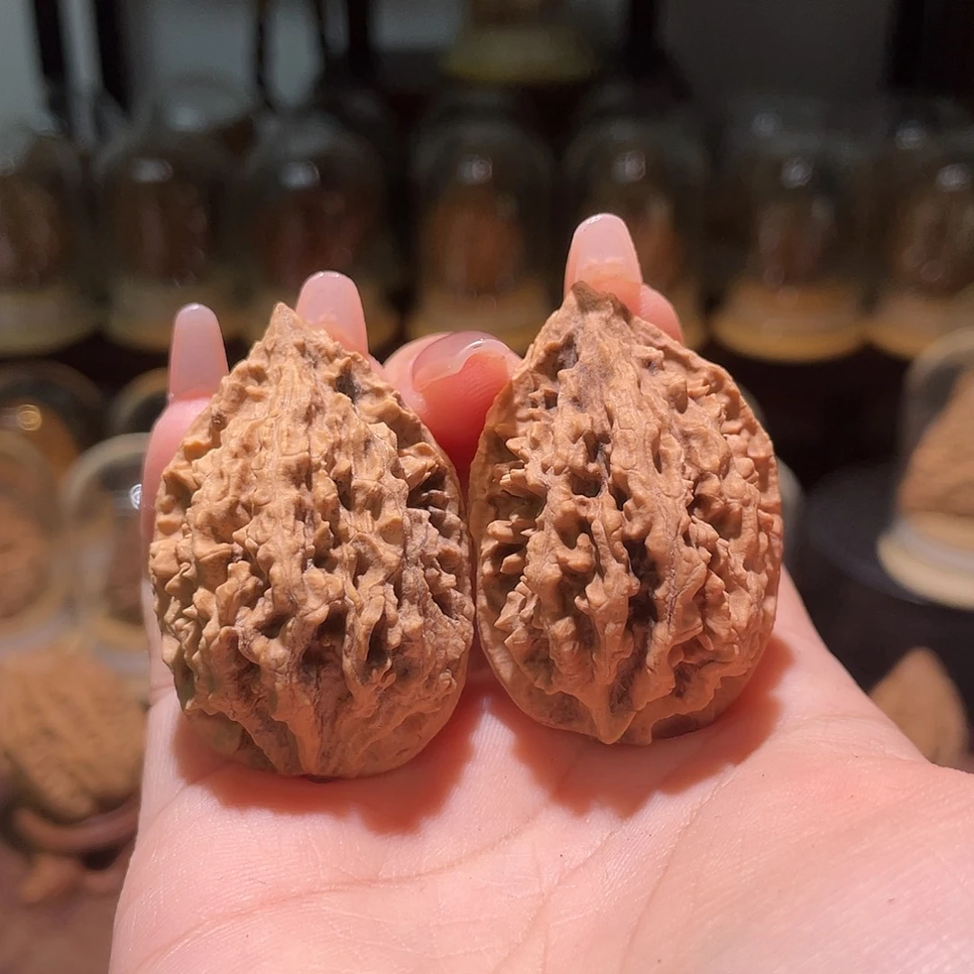 吊坠文玩核桃线下的