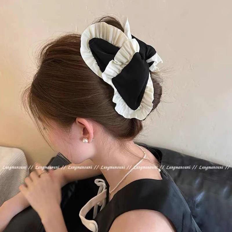 气质褶皱花边三角抓夹女高级感蝴蝶结鲨鱼夹发夹2025新款大号头饰