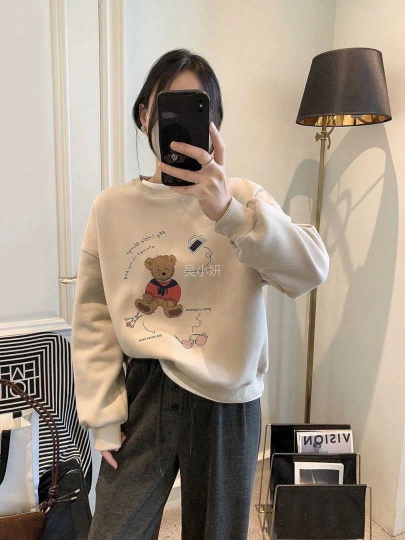 冬季新款百搭加绒小熊套头卫衣（衣长60胸围120）
