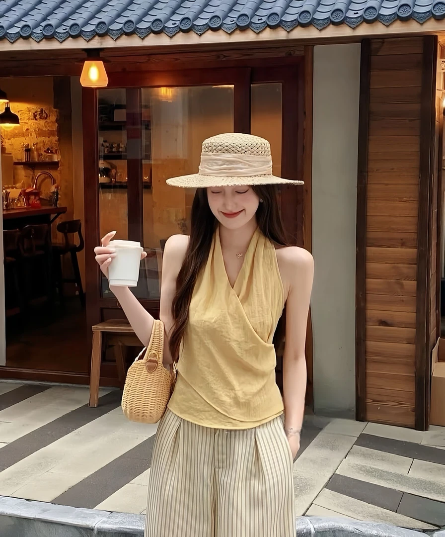 纯欲风通勤修身型气质背心吊带设计感挂脖夏季百搭短款v领小衫