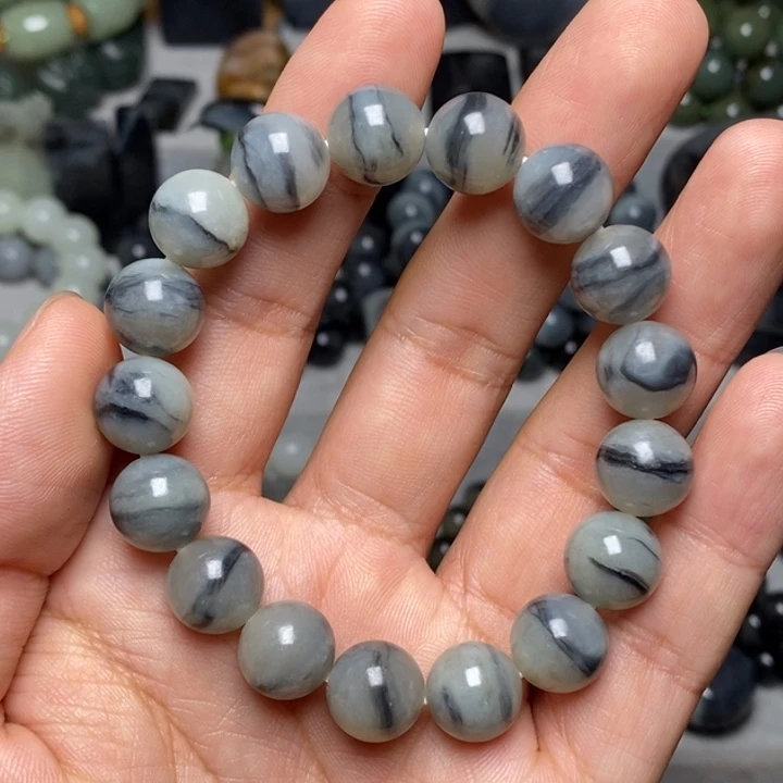 和田玉（墨玉）未镶嵌颈饰