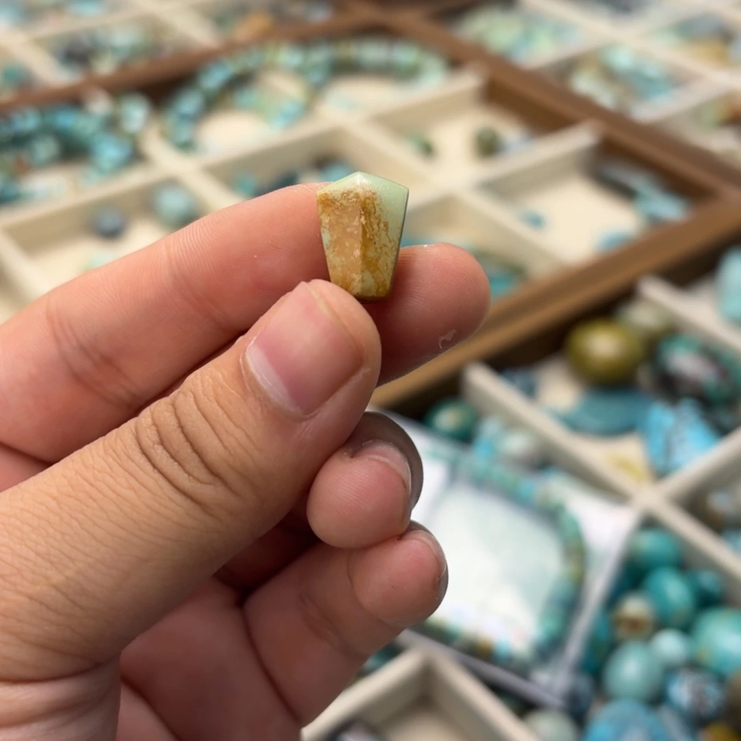 南红玛瑙未镶嵌绿松石