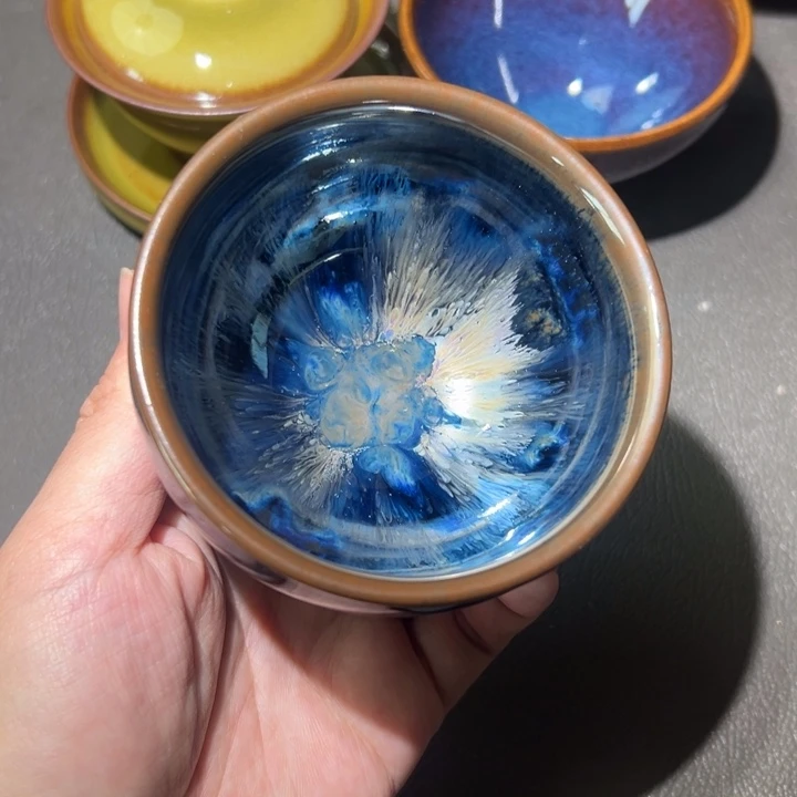 茶盏我想和她好好聊聊呢可是