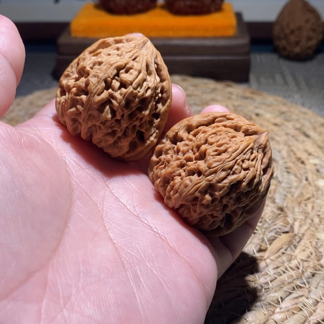 晚***.吊坠桃核40南疆石