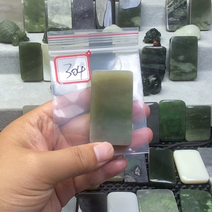 和田玉未镶嵌颈饰可**?